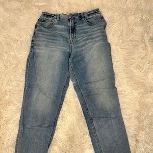 American Eagle high waisted curvy mom jeans